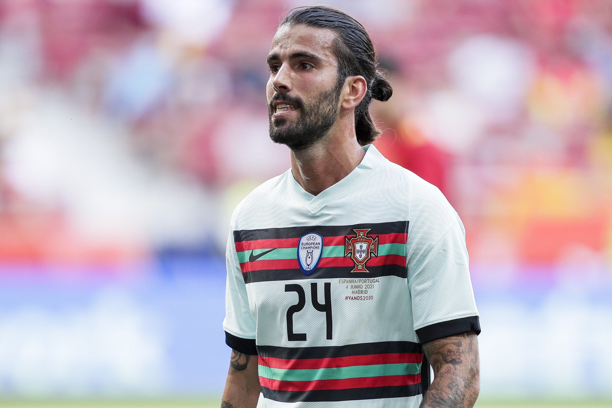 赛场上保持 赛场上保持